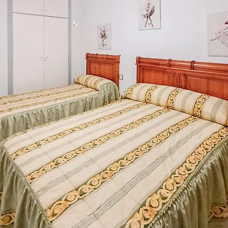 Holiday home 4 Bedroom Awesome In