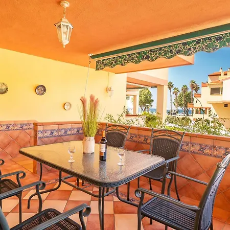 4 Bedroom Awesome In Holiday home *