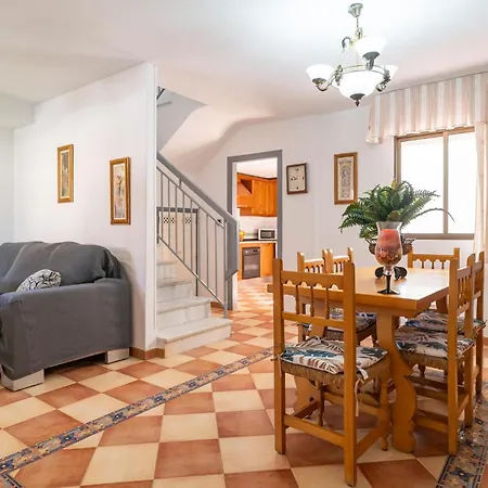 Holiday home 4 Bedroom Awesome In